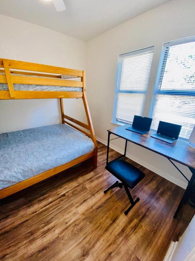 Two Fully Equipped Apartments And A Studio 5 Miles From The Beach Сейнт Питърсбърг Екстериор снимка