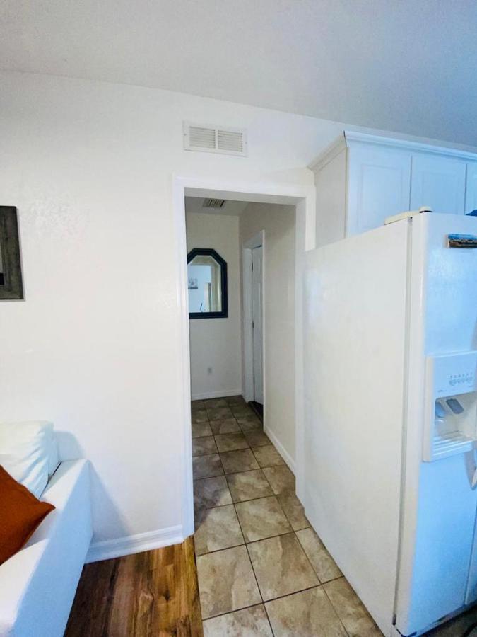 Two Fully Equipped Apartments And A Studio 5 Miles From The Beach Сейнт Питърсбърг Екстериор снимка