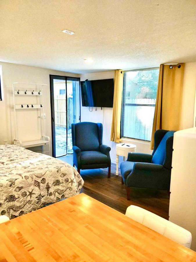 Two Fully Equipped Apartments And A Studio 5 Miles From The Beach Сейнт Питърсбърг Екстериор снимка