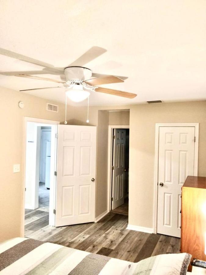Two Fully Equipped Apartments And A Studio 5 Miles From The Beach Сейнт Питърсбърг Екстериор снимка