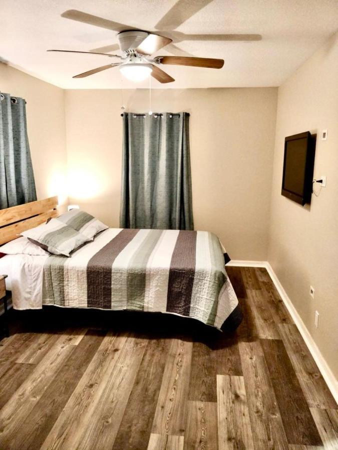 Two Fully Equipped Apartments And A Studio 5 Miles From The Beach Сейнт Питърсбърг Екстериор снимка